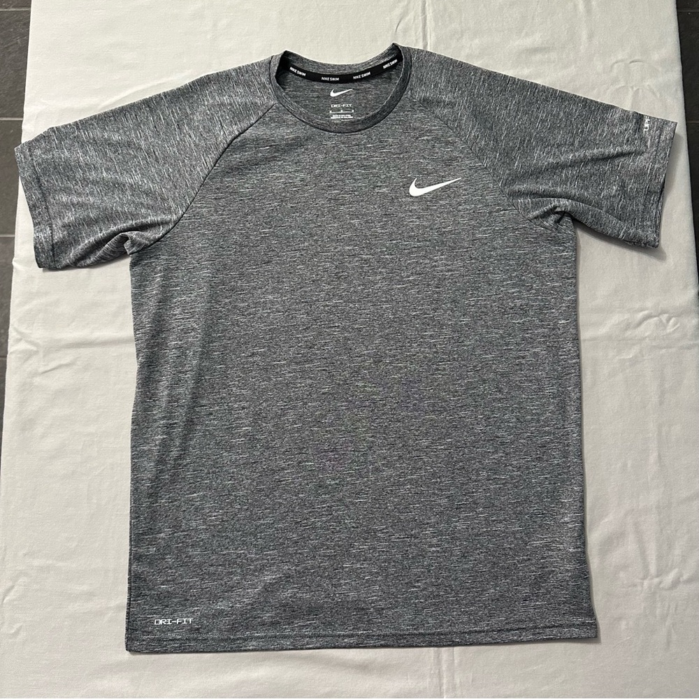 Nike Swim Men's M Gray Heather Dri-FIT UV Hydroguard Short Sleeve Swim Shirt